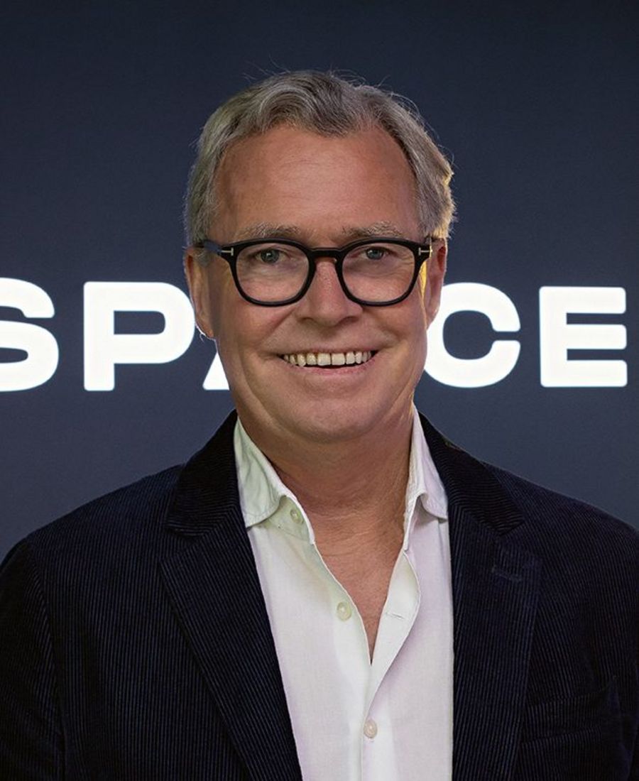 Space Plus Store GmbH Russell W. Jordan Space Plus Store GmbH Russell W. Jordan