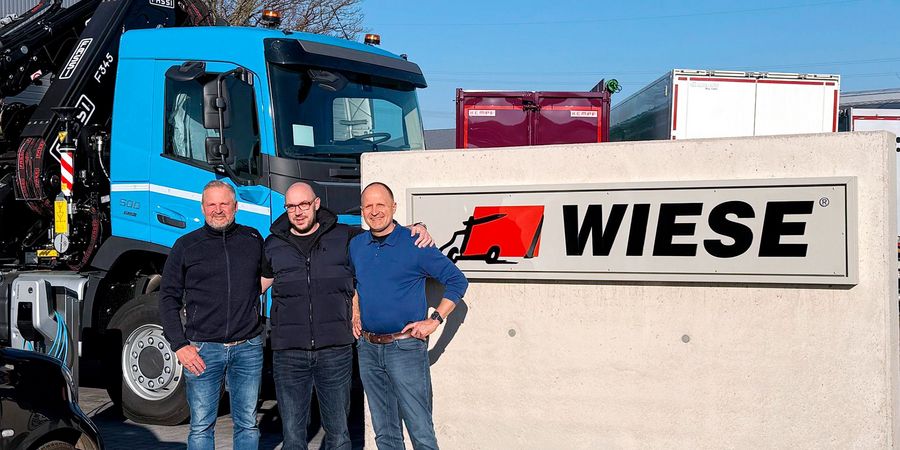 Burkhard Wiese Geschäftsführung, Daniel Moritz IT-Vertriebsleiter und Dirk Wiese Geschäftsführung der Wiese GmbH & Co. KG Fahrzeugbau und Nutzfahrzeuge Burkhard Wiese Geschäftsführung, Daniel Moritz IT-Vertriebsleiter und Dirk Wiese Geschäftsführung der Wiese GmbH & Co. KG Fahrzeugbau und Nutzfahrzeuge