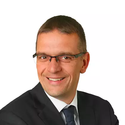 Dr. Stefan Tews