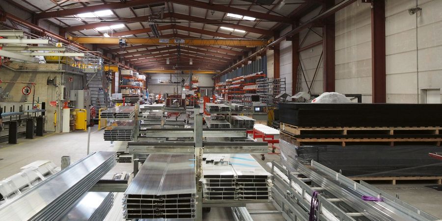 Suer Nutzfahrzeugtechnik GmbH & Co. KG Produktionshalle