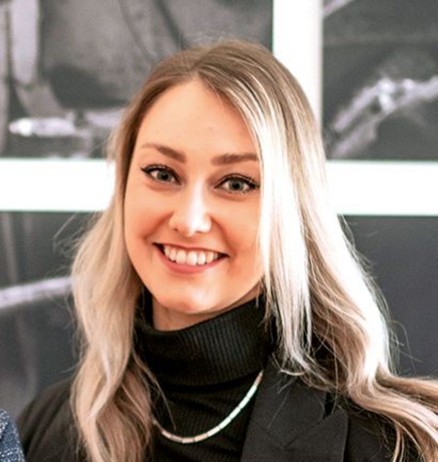 Lisa-Marie Müller, Geschäftsführerin der Himmelberger Zeughammerwerk Leonhard Müller & Söhne GmbH Lisa-Marie Müller, Geschäftsführerin der Himmelberger Zeughammerwerk Leonhard Müller & Söhne GmbH