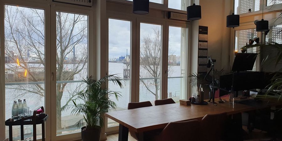 hey contact heroes GmbH Aussicht