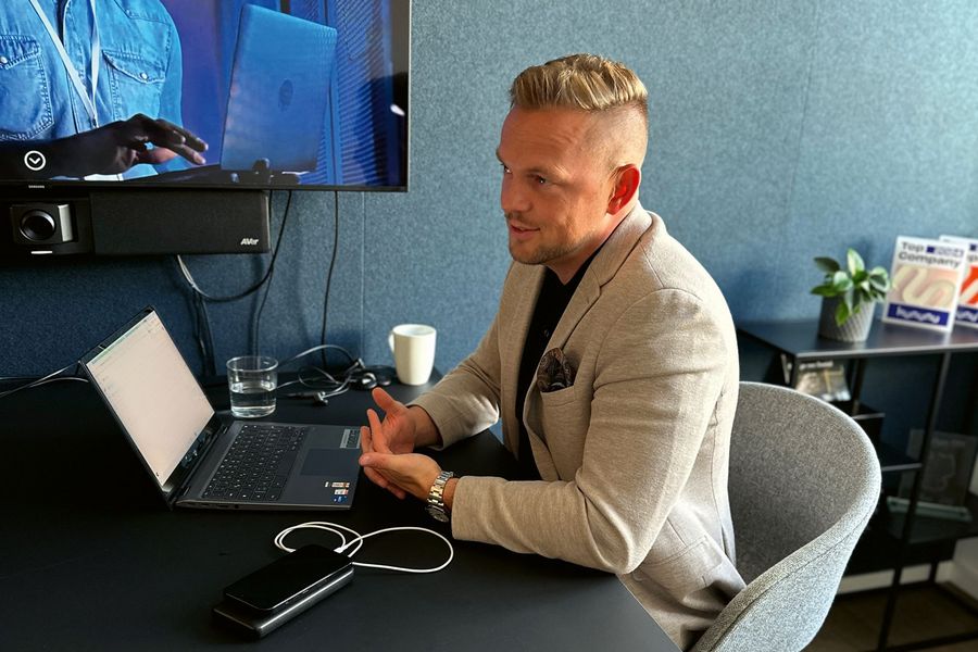 WeMatch Consulting GmbH Daniel Raubaum beim Interview mit Wirtschaftsforum WeMatch Consulting GmbH Daniel Raubaum beim Interview mit Wirtschaftsforum