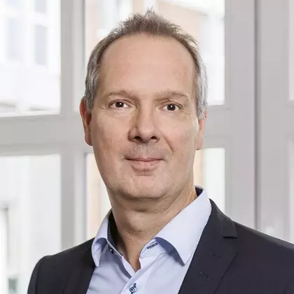 Dr. Olaf Höbel