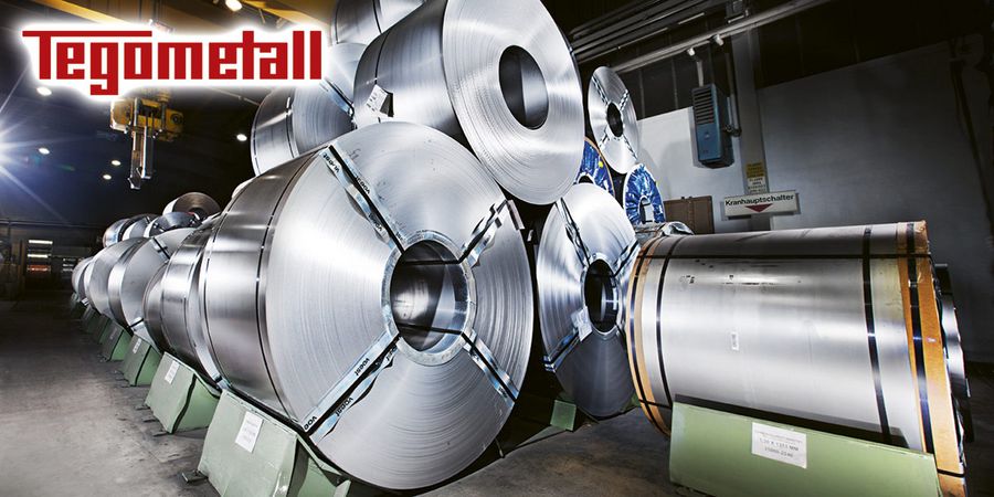 Nachschub für den Regalbau: Lager mit Metallrollen Nachschub für den Regalbau: Lager mit Metallrollen