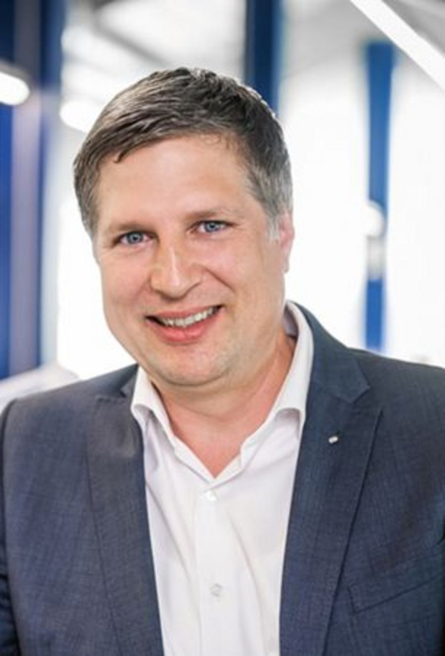 Dr. Thomas Wißpeinter, Geschäftsführer der Micro-Epsilon Messtechnik GmbH & Co. KG Dr. Thomas Wißpeinter, Geschäftsführer der Micro-Epsilon Messtechnik GmbH & Co. KG