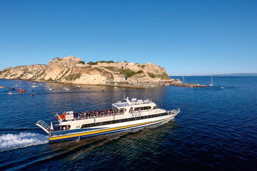 Navigazione Libera Del Golfo s.r.l. Insel San Nicola Navigazione Libera Del Golfo s.r.l. Insel San Nicola
