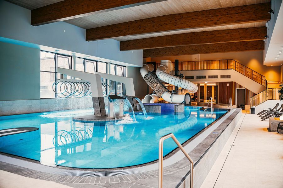 Marissa GmbH Das moderne Schwimmbad mit Saunalandschaft Marissa GmbH Das moderne Schwimmbad mit Saunalandschaft