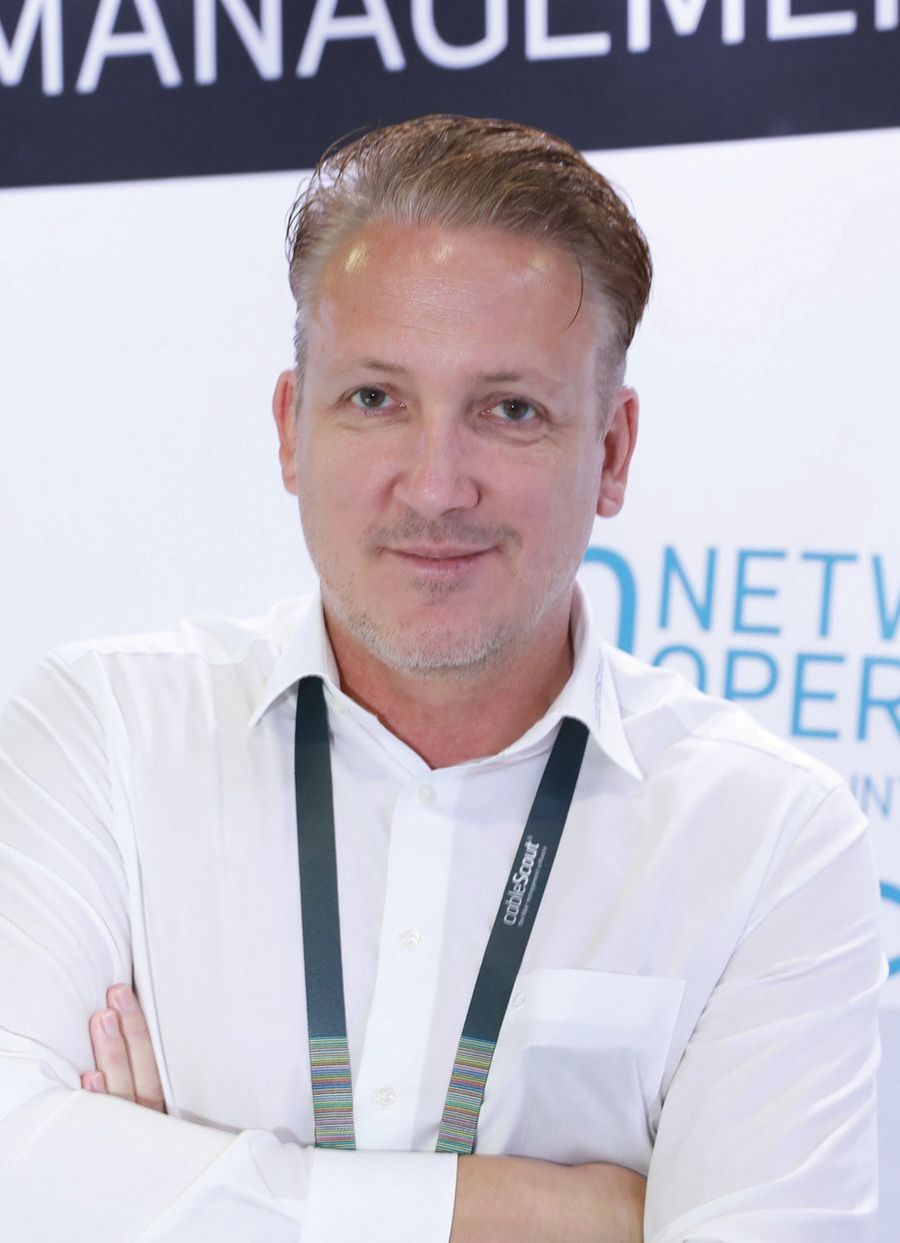 JO Software Engineering GmbH Ralph Kosztovits, Geschäftsführer JO Software Engineering GmbH Ralph Kosztovits, Geschäftsführer