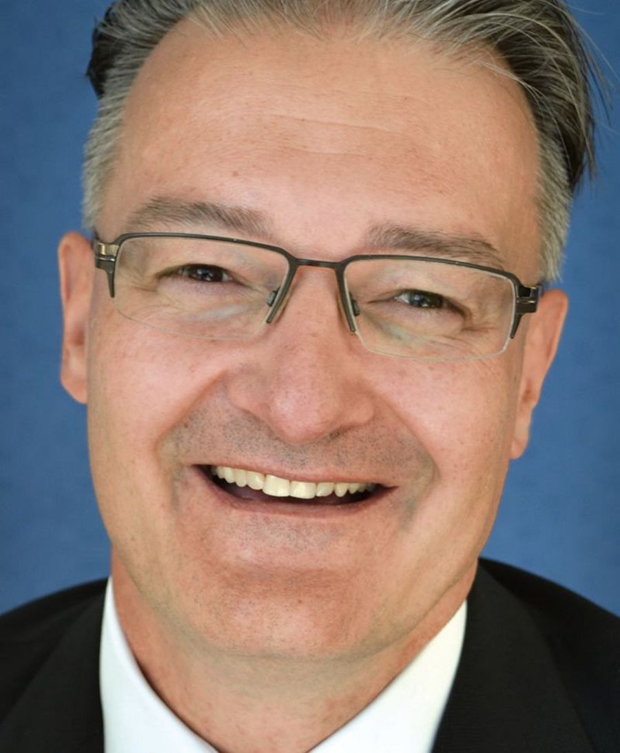 Dr. Thomas Schneider, Geschäftsführer der EIM Executive Interim Management GmbH Dr. Thomas Schneider, Geschäftsführer der EIM Executive Interim Management GmbH