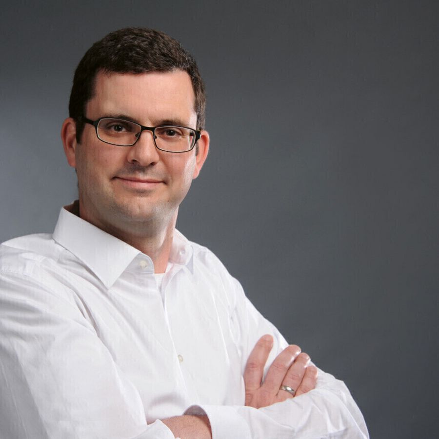 Dr. Georg Stapf, Geschäftsführer der ASiRAL GmbH & Co. KG Dr. Georg Stapf, Geschäftsführer der ASiRAL GmbH & Co. KG
