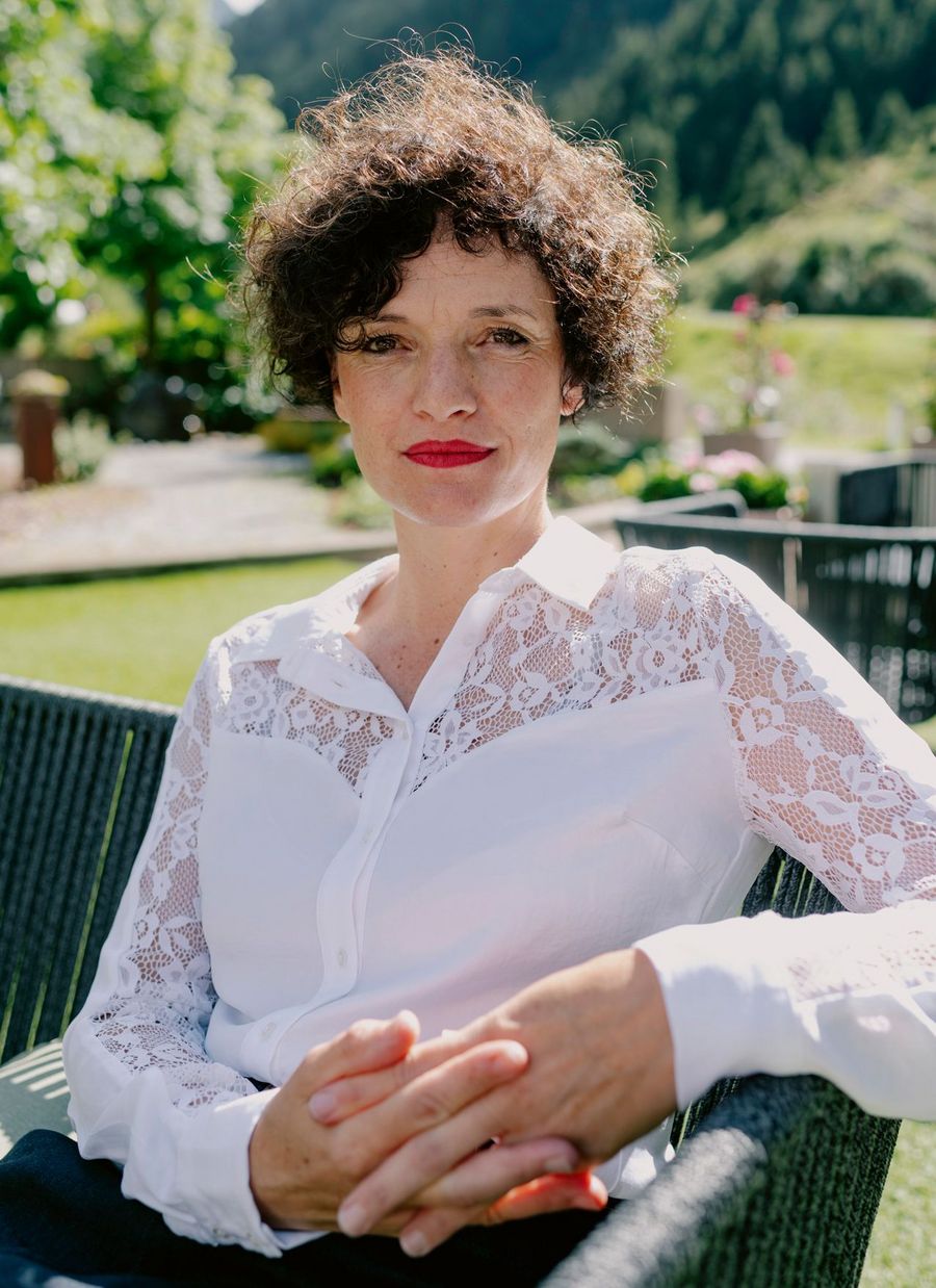 Hotel Vier Jahreszeiten GmbH Jasmin Walser, Inhaberin und Geschäftsführerin Hotel Vier Jahreszeiten GmbH Jasmin Walser, Inhaberin und Geschäftsführerin