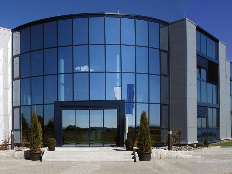 Für hohe Sauberkeitsanforderungen: Effiziente Trockenreinigung mit reproduzierbaren Ergebnissen Für hohe Sauberkeitsanforderungen: Effiziente Trockenreinigung mit reproduzierbaren Ergebnissen