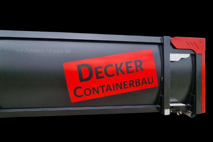 Volumencontainer mit hydraulischer Heckklappe Volumencontainer mit hydraulischer Heckklappe