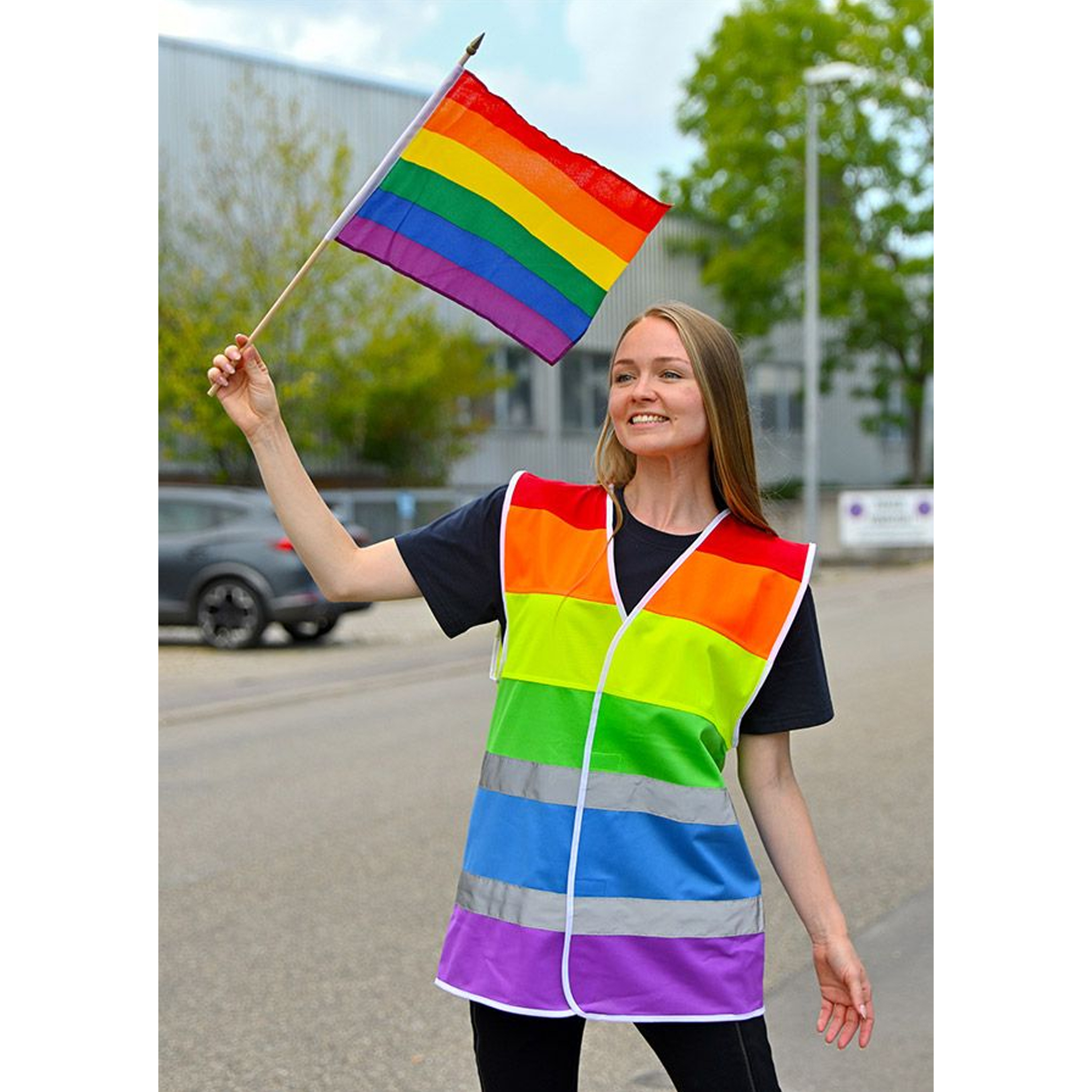 Sicherheit trifft auf Stolz: Die National Flag Vest "Pride" mit Logodruck